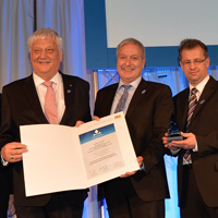 Bayerischer Qualitätspreis 2014 für wirtschaftsfreundliche Gemeinden: Vertreter des Gewerbeflächenpools Wirtschaftsband A9 erhalten den Sonderpreis für innovative Kooperationsprojekte mehrerer Kommunen