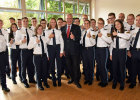 Gemeinsam mit dem Bereitschaftspolizeipräsidenten Wolfgang Sommer hat Innenminister Joachim Herrmann in der VII. Abteilung der Bayerischen Bereitschaftspolizei in Sulzbach-Rosenberg rund 130 zum 1. September 2017 eingestellte Polizeianwärterinnen und Polizeianwärter des 26. Ausbildungsseminars begrüßt.