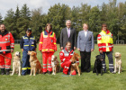 Am 28. August 2013 stellten verschiedene Rettungshundeteams in Nürnberg ihr Können unter Beweis. Staatsminister Herrmann: 'Mit Hilfe unserer Rettungshunde können wir in Not geratene Menschen schnell und sicher retten.'